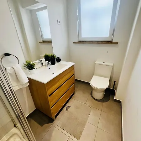 The Crespo House - No 5f - Two-bedroom Lisbon