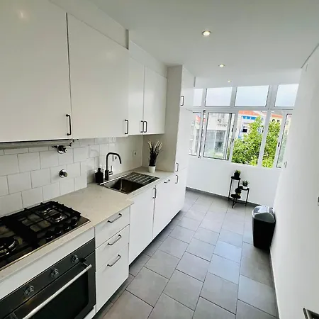 Apartment The Crespo House - No 5f - Two-bedroom Lisbon