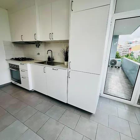 The Crespo House - No 5f - Two-bedroom Lisbon