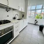 The Crespo House - No 5f - Two-bedroom * ליסבון